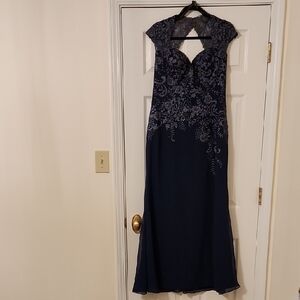 Elegant Navy Blue Lace Evening Dress